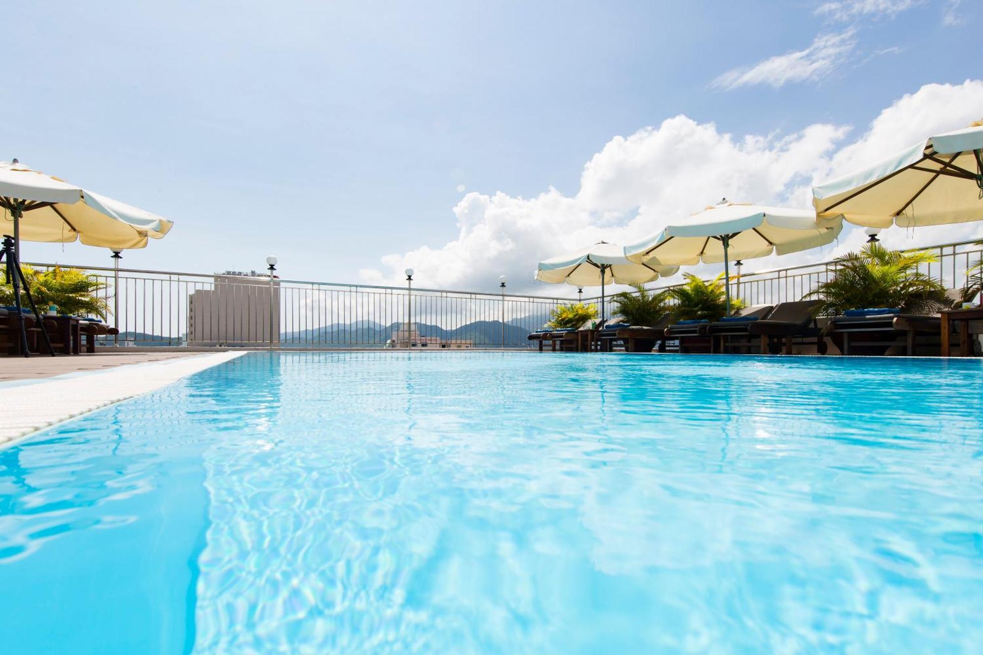 Galliot Hotel Нячанг Екстер'єр фото