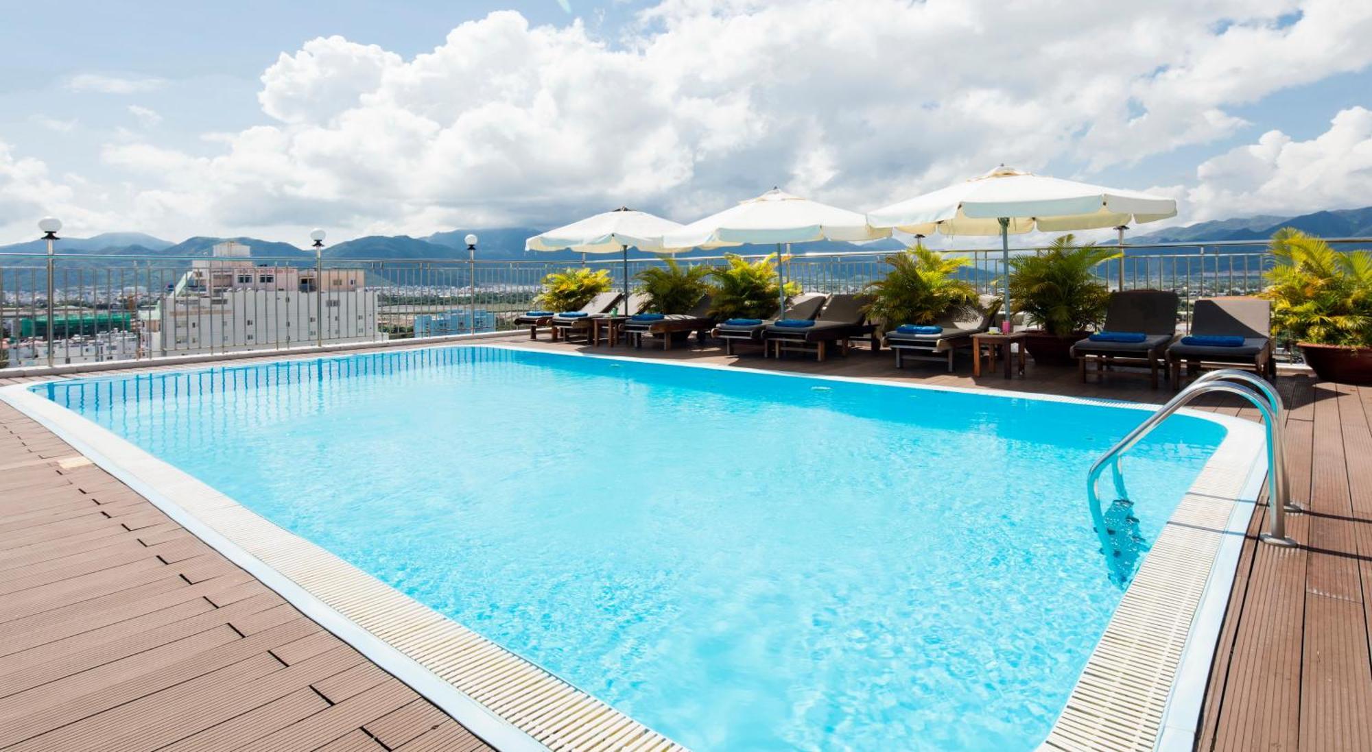 Galliot Hotel Нячанг Екстер'єр фото