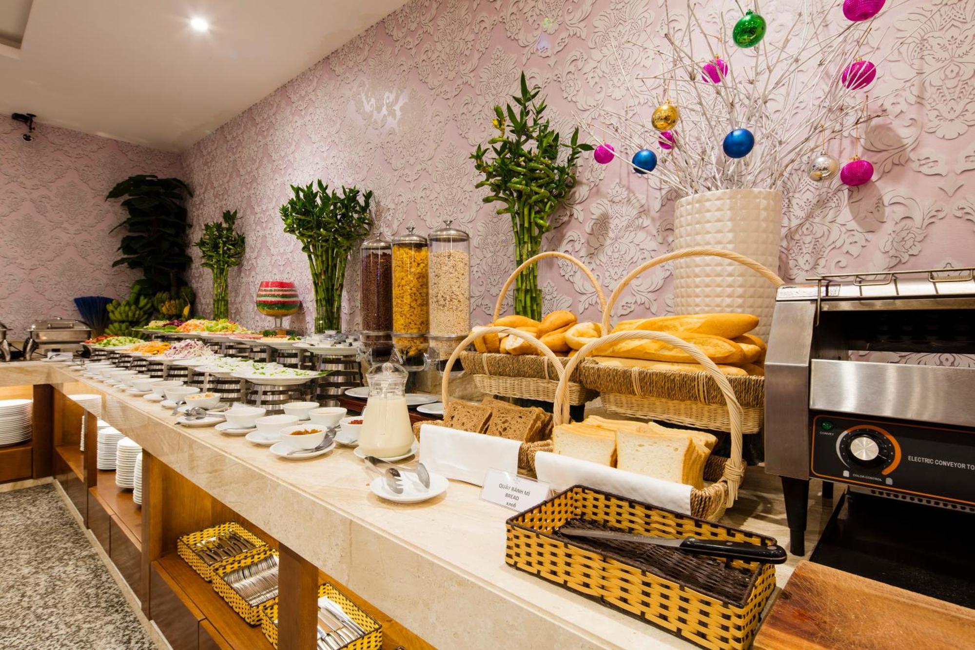 Galliot Hotel Нячанг Екстер'єр фото