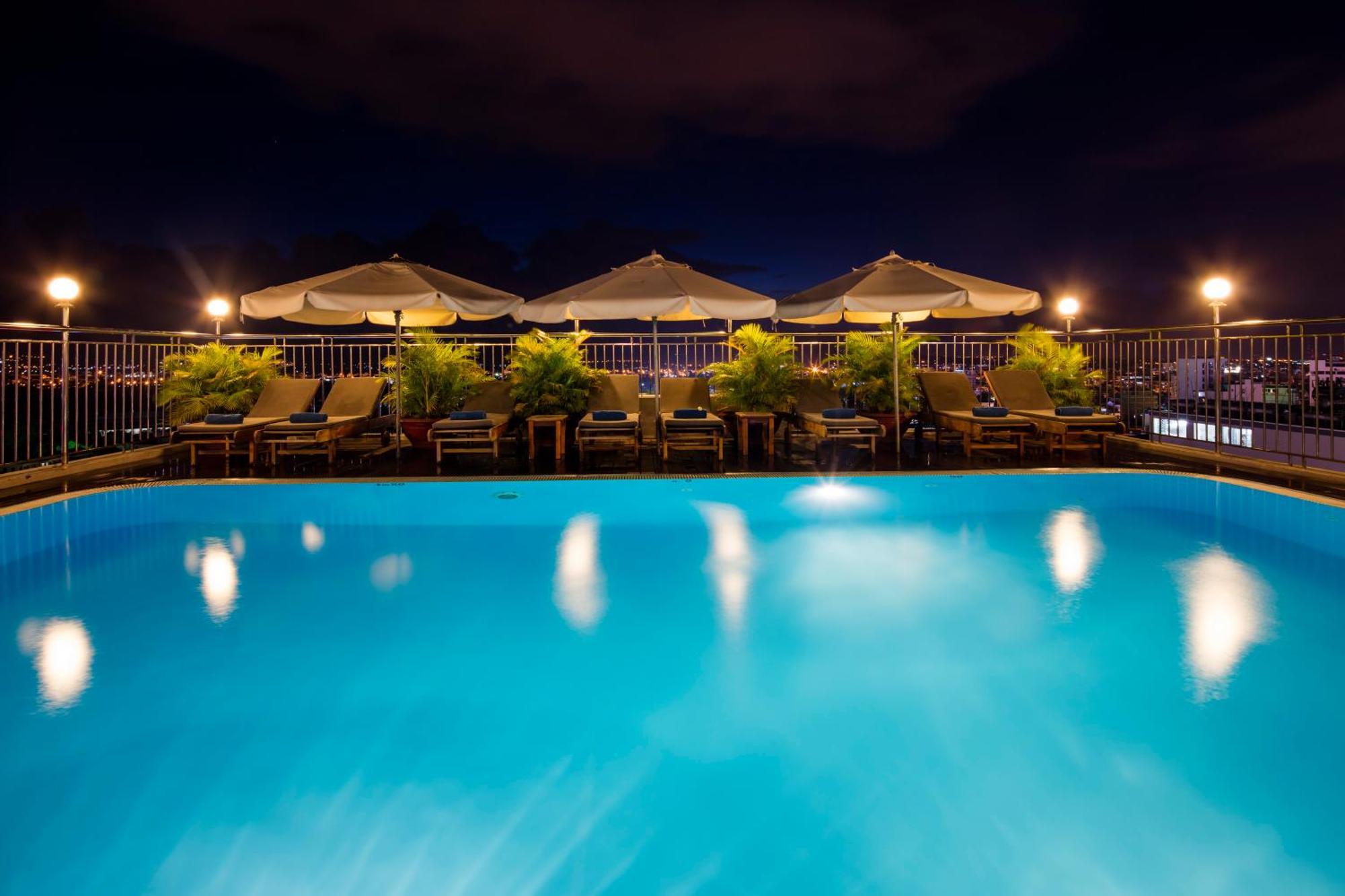 Galliot Hotel Нячанг Екстер'єр фото