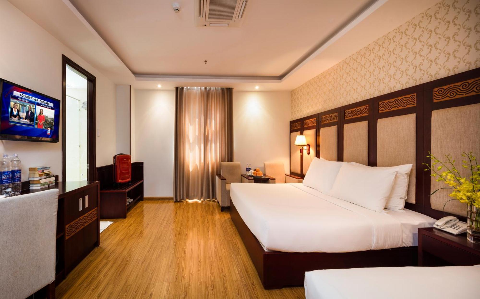Galliot Hotel Нячанг Екстер'єр фото