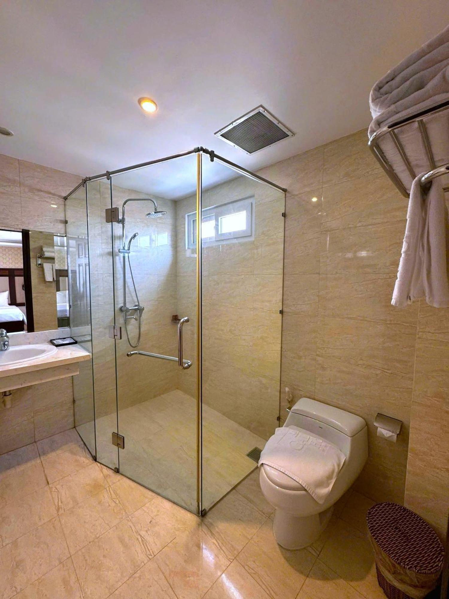 Galliot Hotel Нячанг Екстер'єр фото
