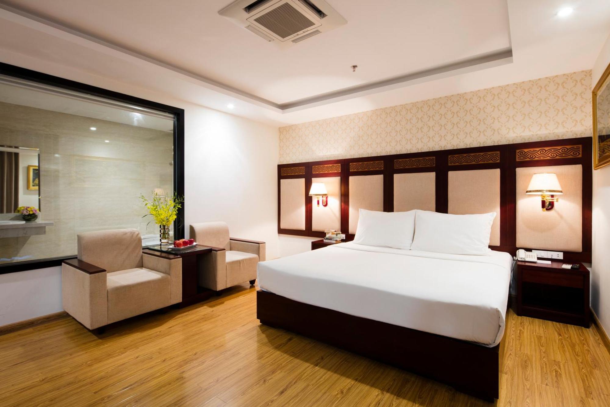 Galliot Hotel Нячанг Екстер'єр фото