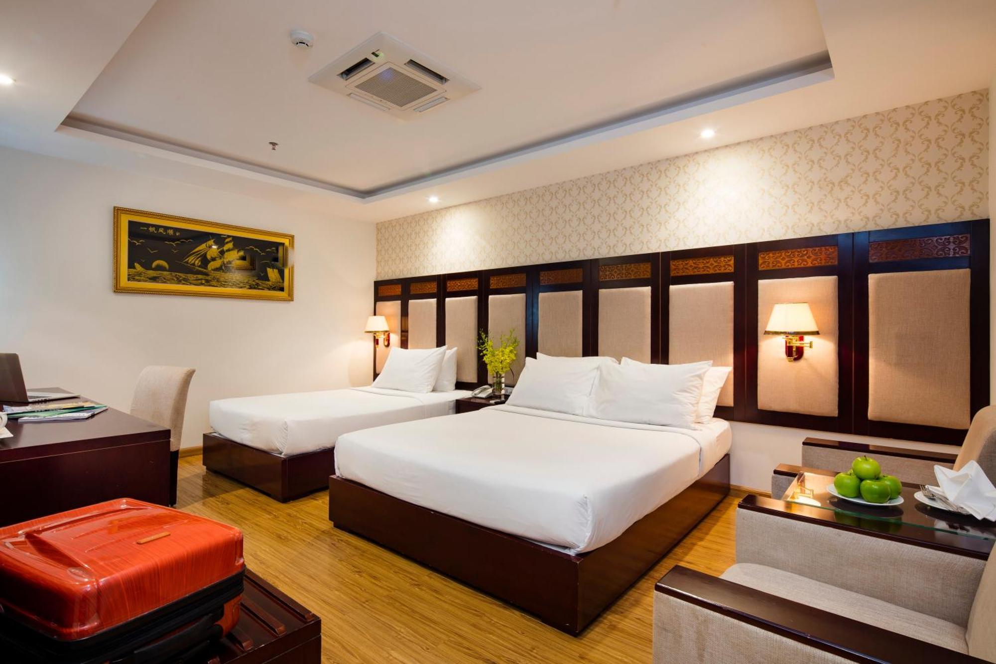 Galliot Hotel Нячанг Екстер'єр фото
